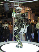 r2001asimo03.jpg