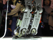 r2001asimo08.jpg