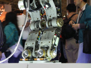 r2001asimo12.jpg
