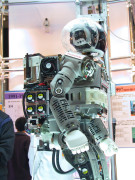 r2001asimo13.jpg